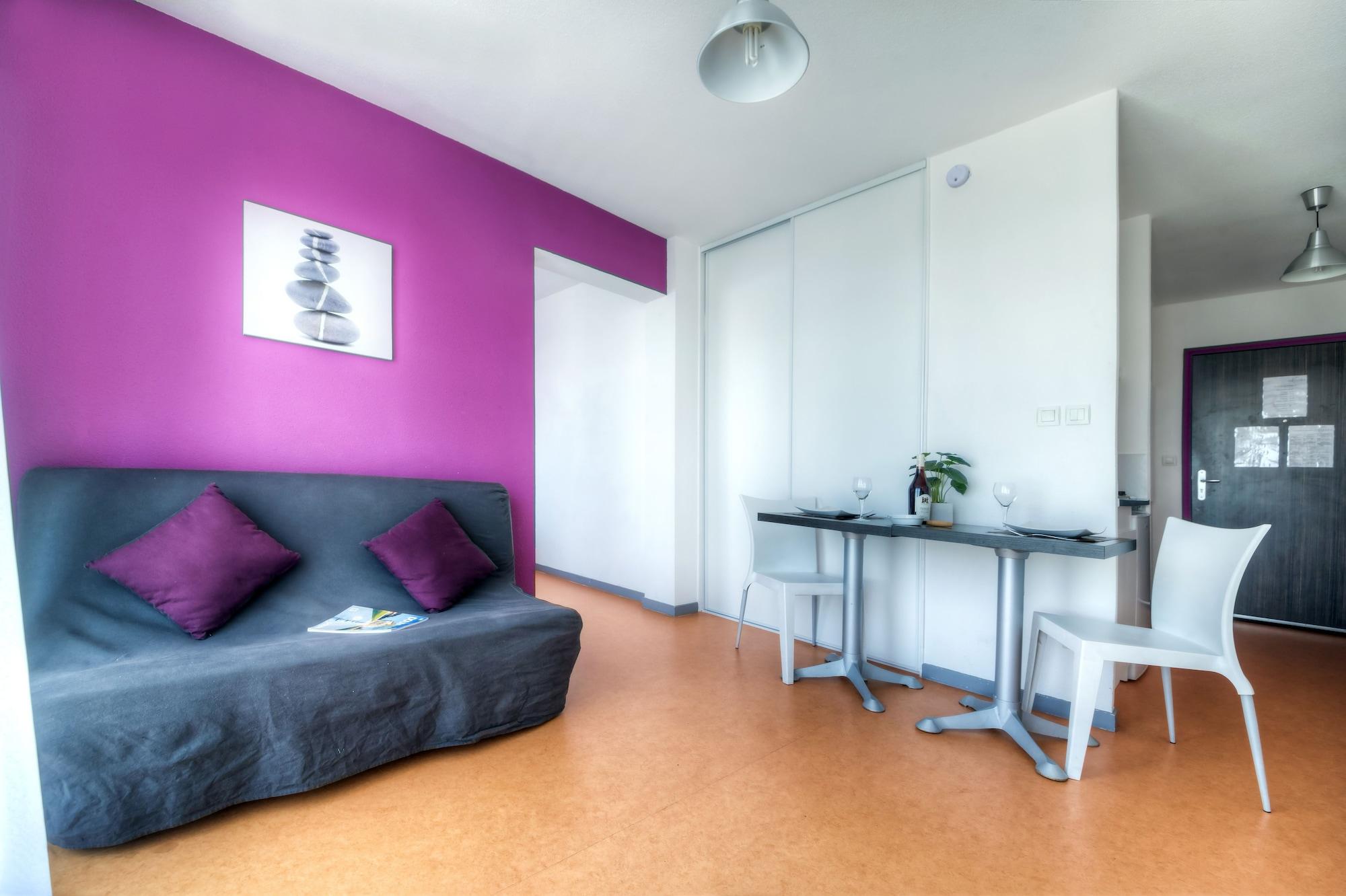 Comfort Aparthotel Besancon Hauts Du Chazal Bagian luar foto
