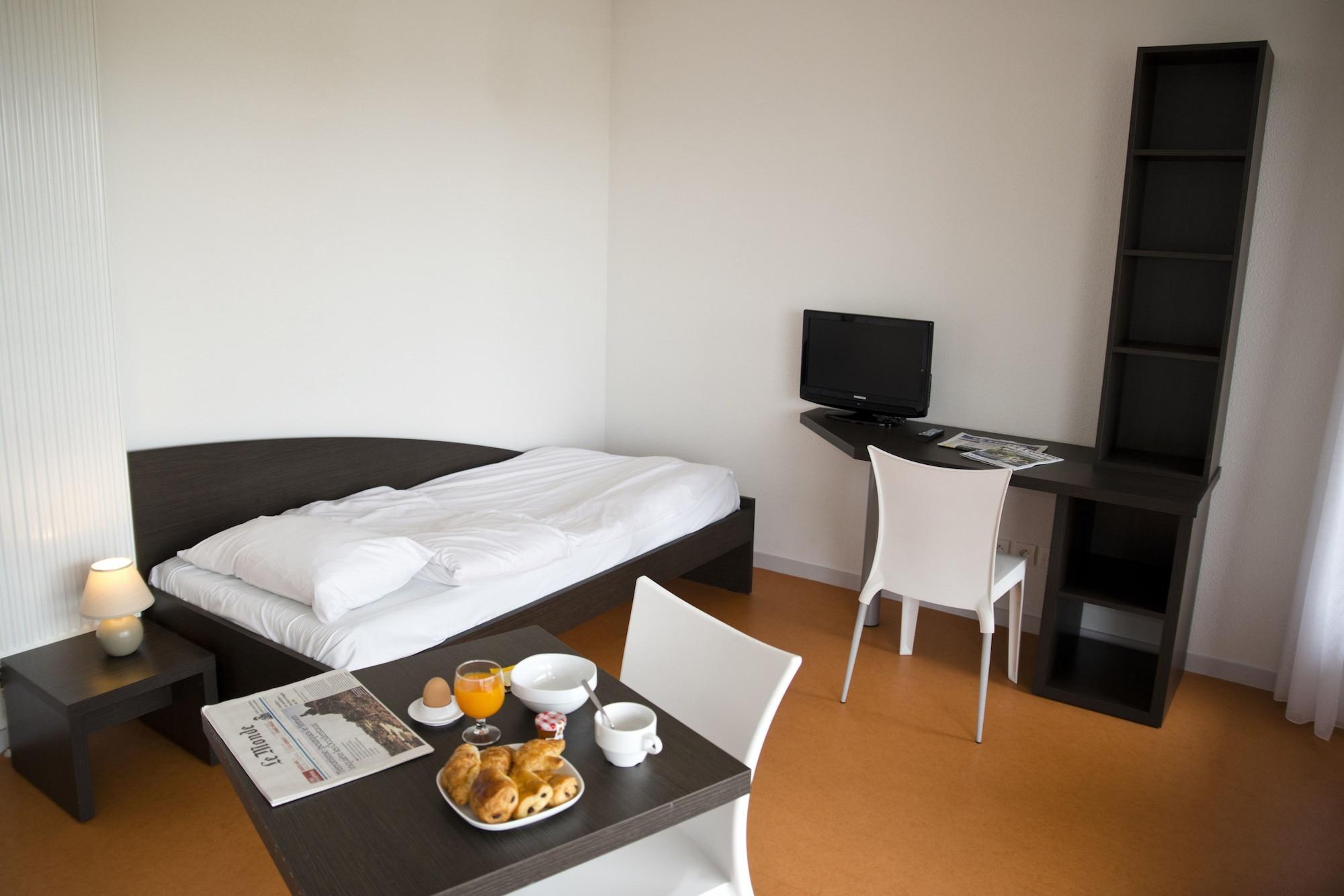 Comfort Aparthotel Besancon Hauts Du Chazal Bagian luar foto