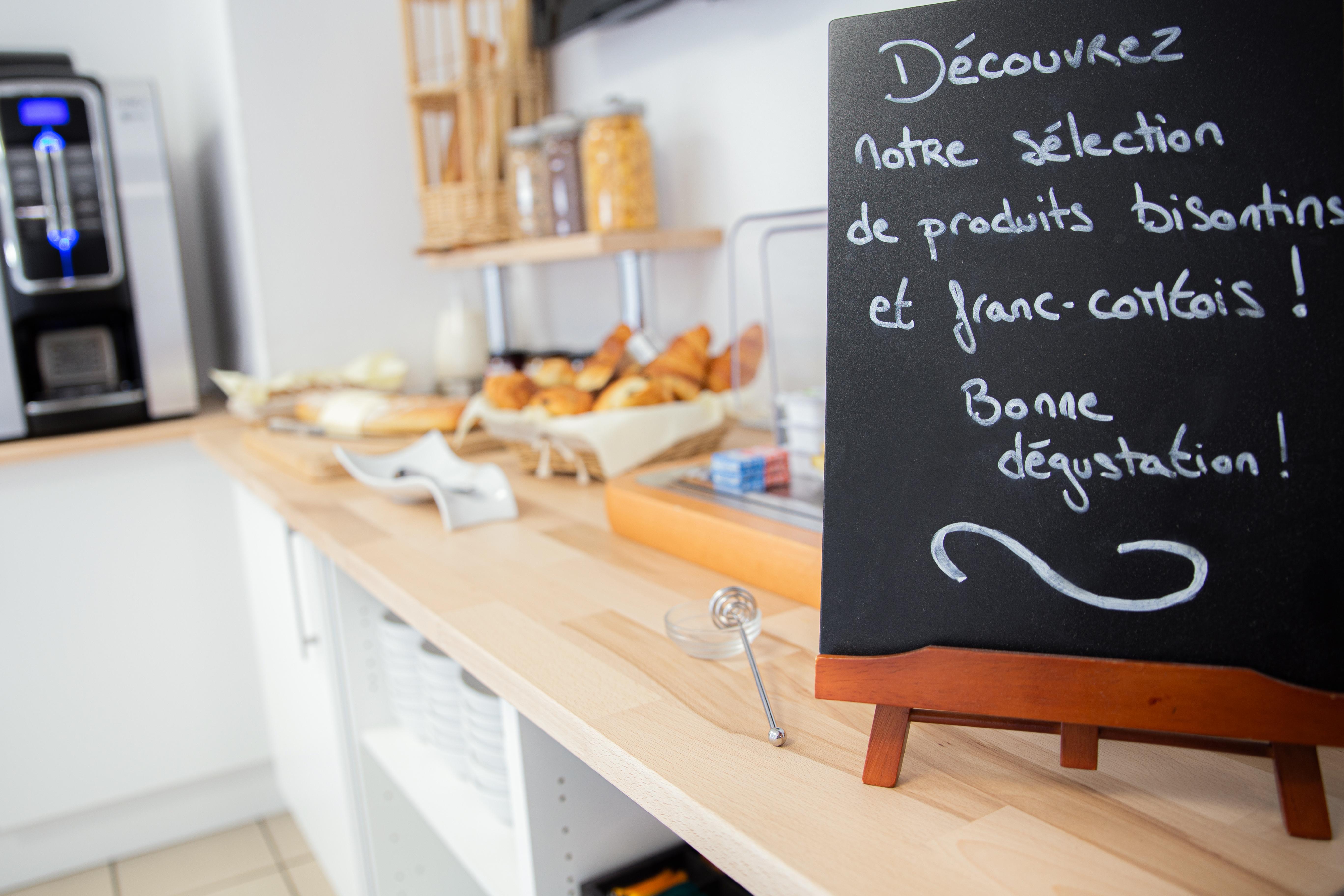 Comfort Aparthotel Besancon Hauts Du Chazal Bagian luar foto