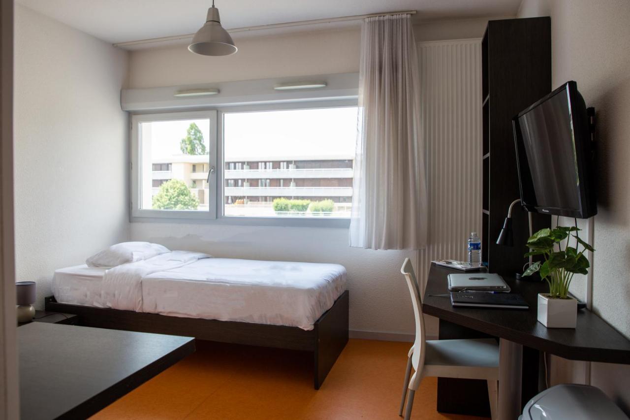 Comfort Aparthotel Besancon Hauts Du Chazal Bagian luar foto