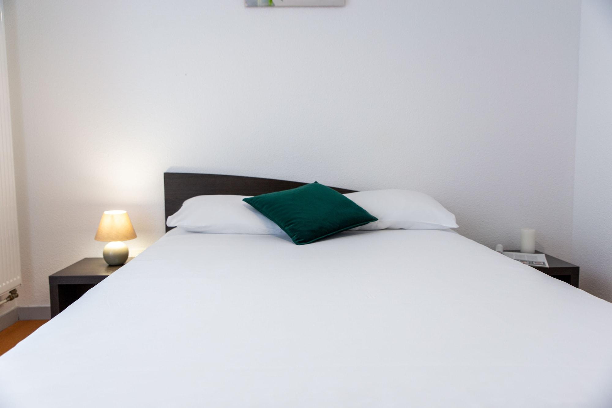 Comfort Aparthotel Besancon Hauts Du Chazal Bagian luar foto