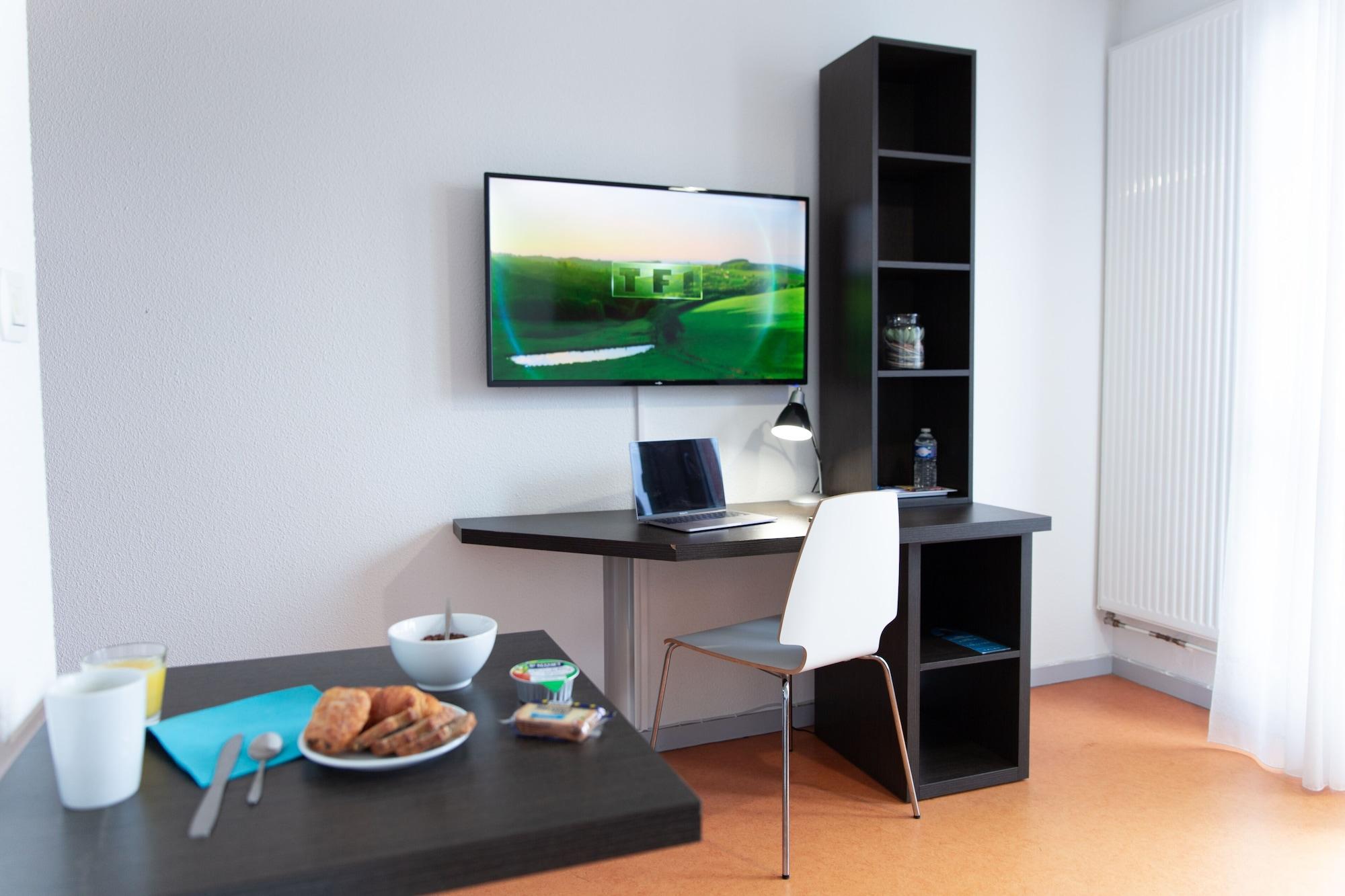 Comfort Aparthotel Besancon Hauts Du Chazal Bagian luar foto