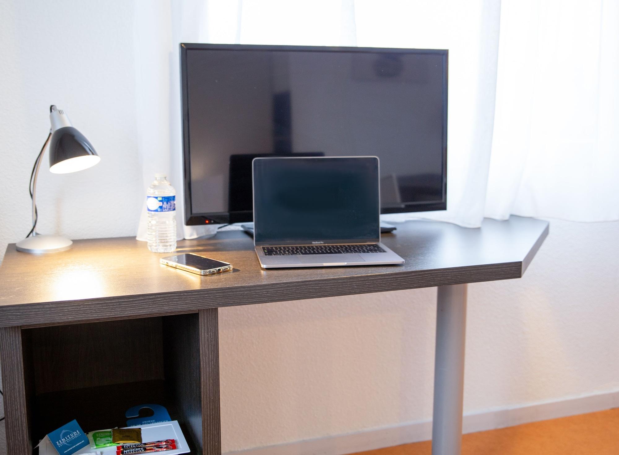 Comfort Aparthotel Besancon Hauts Du Chazal Bagian luar foto