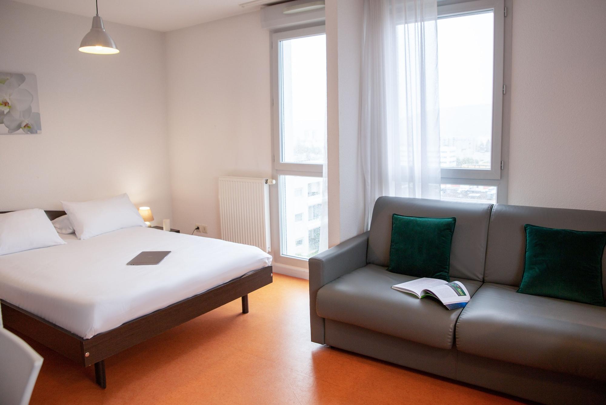 Comfort Aparthotel Besancon Hauts Du Chazal Bagian luar foto
