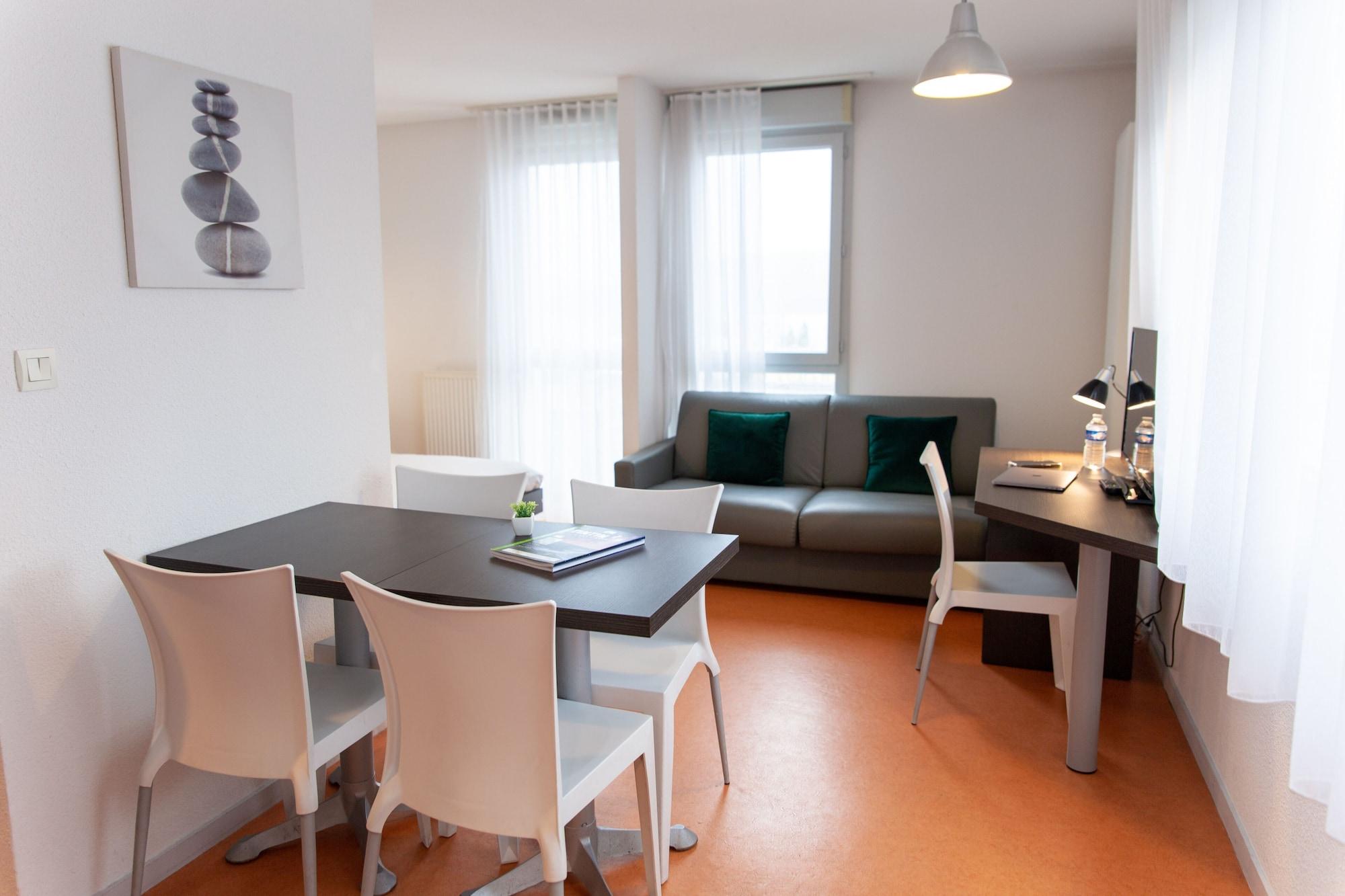 Comfort Aparthotel Besancon Hauts Du Chazal Bagian luar foto