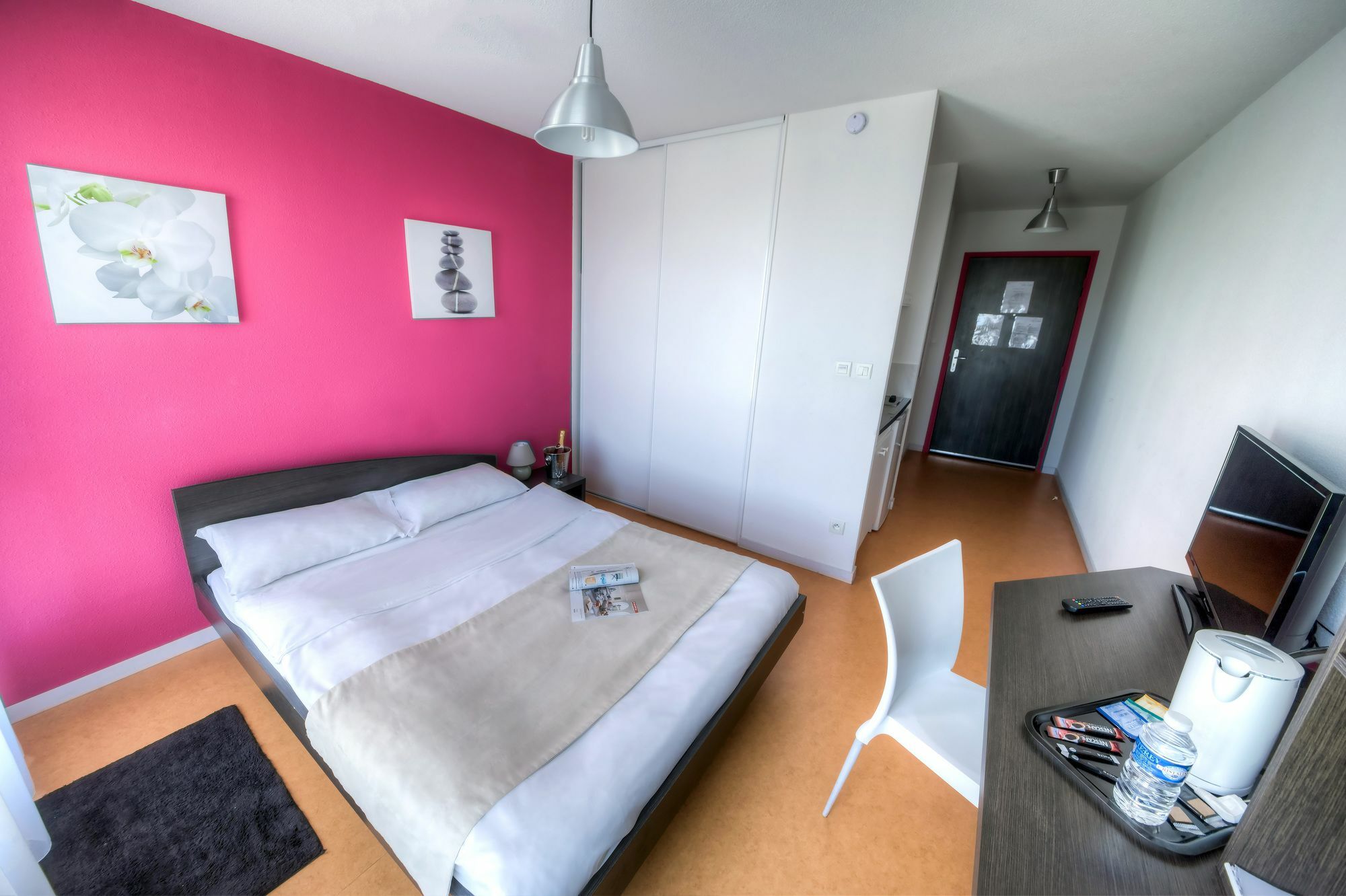 Comfort Aparthotel Besancon Hauts Du Chazal Bagian luar foto