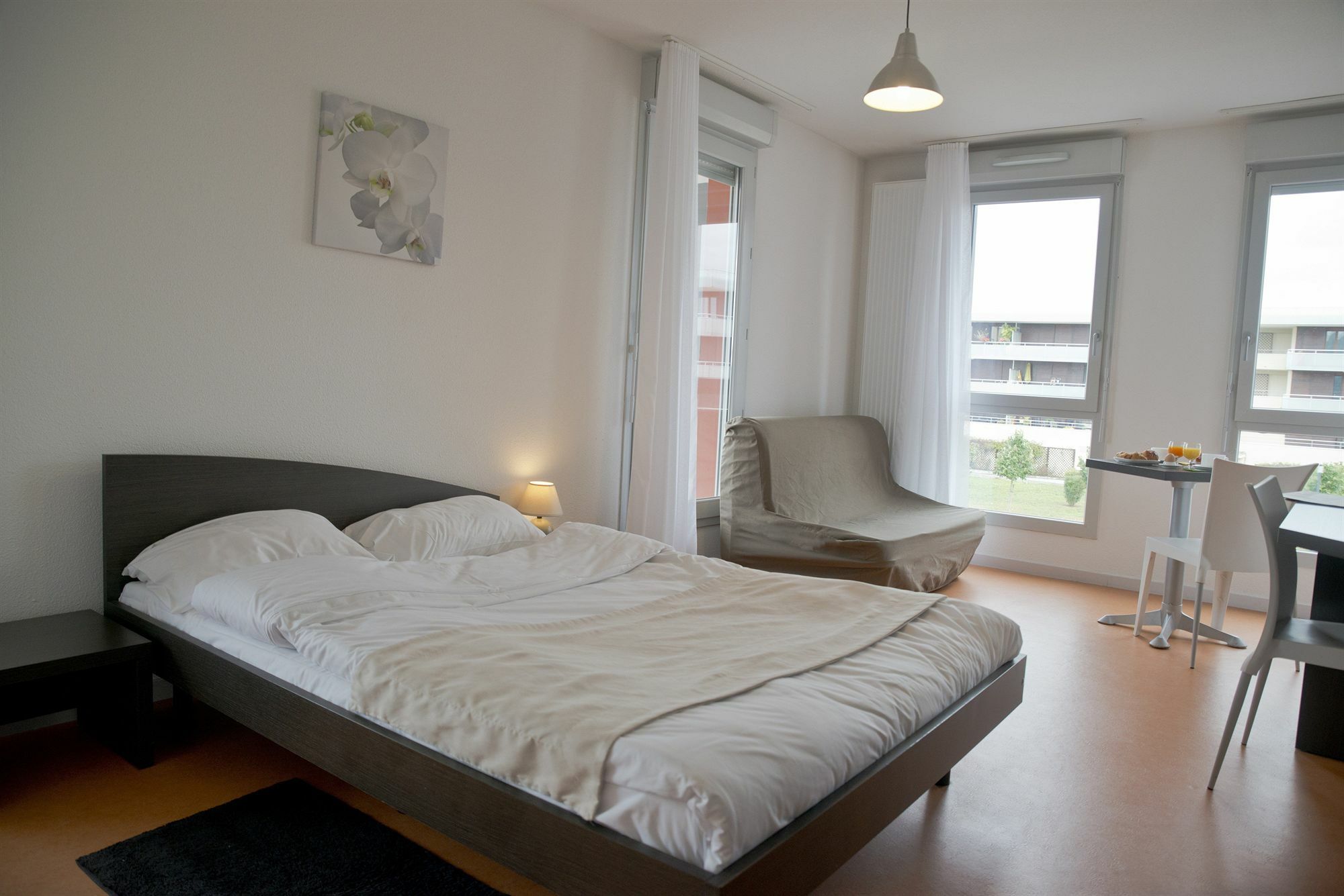 Comfort Aparthotel Besancon Hauts Du Chazal Bagian luar foto